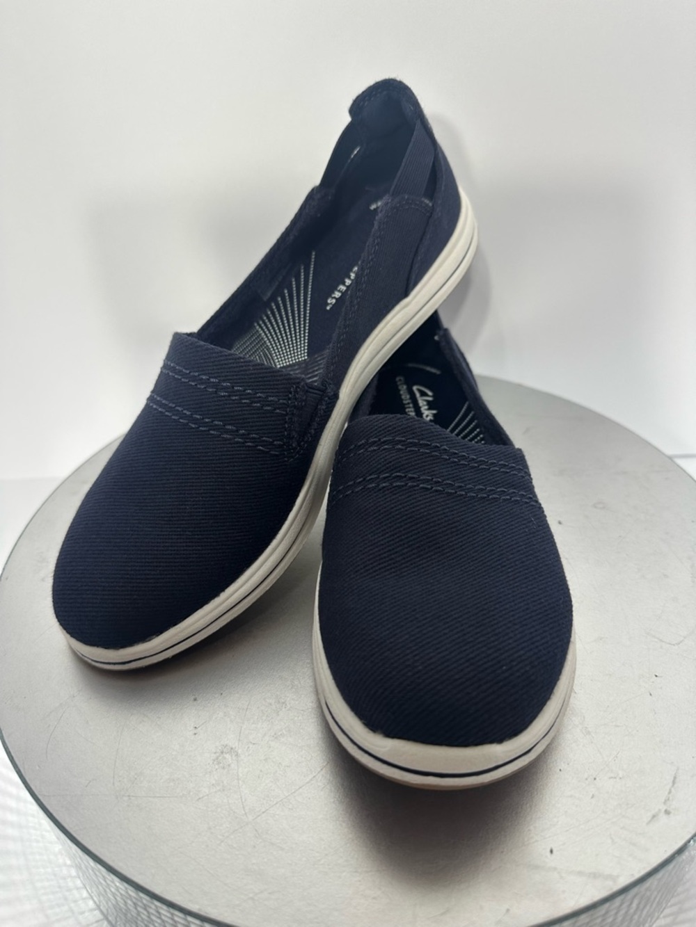 Clarks Navy Canvas Slip-On Sneakers with White Sole size 6 new/box